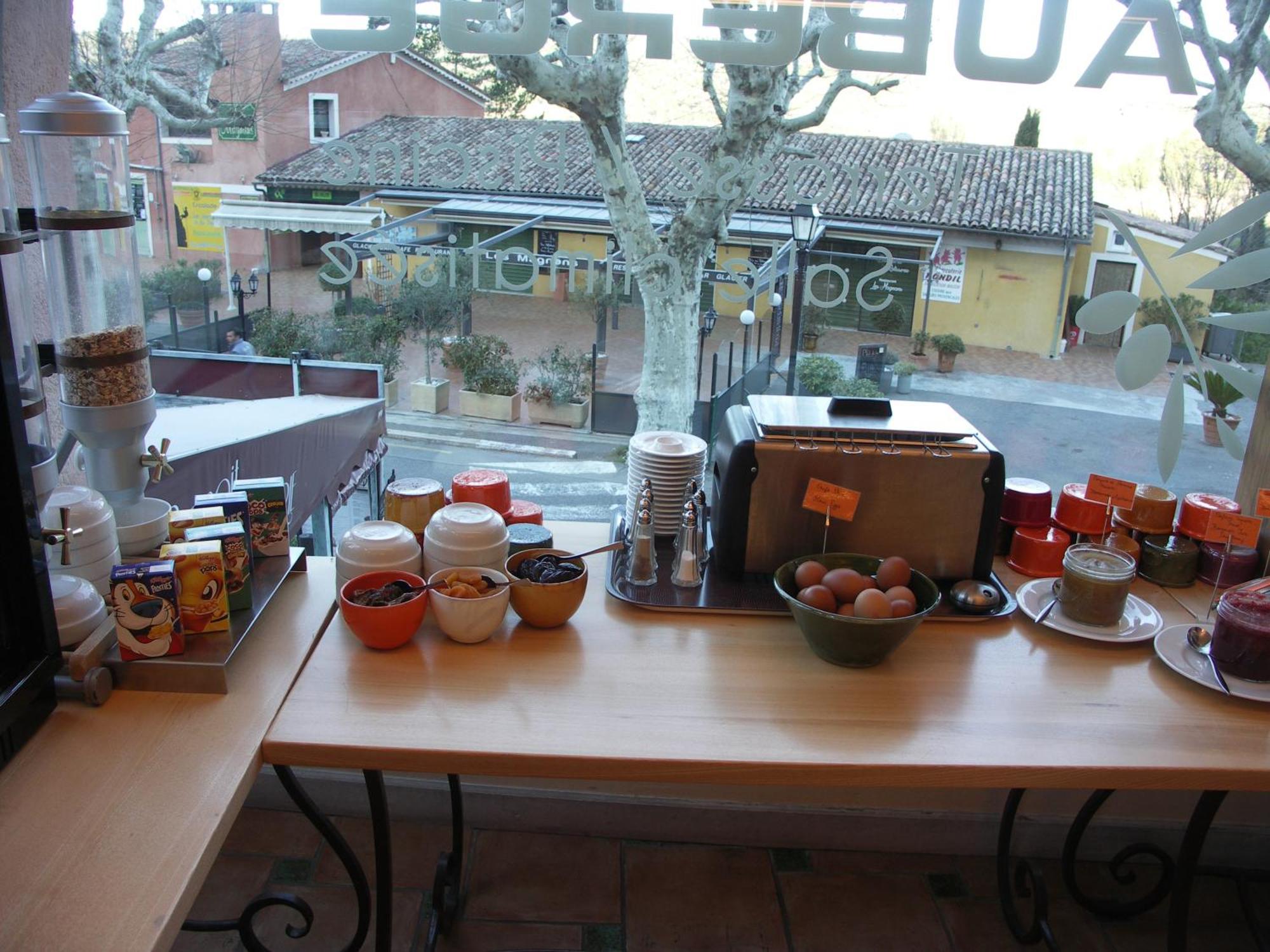 Hotel La Bonne Auberge Moustiers-Sainte-Marie Eksteriør bilde